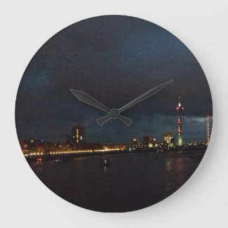 Wanduhr Skyline Düsseldorf bei Nacht Grote Klok