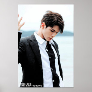 WANNA ÉÉN ENG Seongwoo brandt het Poster op