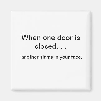 Wanneer één deur magneet opent