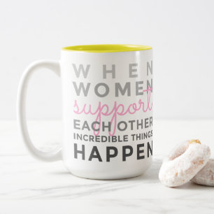 Wanneer vrouwen elkaar bijstaan in de koffie-Mok Tweekleurige Koffiemok