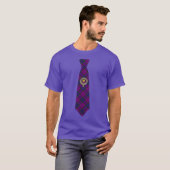 Wardlaw Tartan Necktie T-Shirt w/Badge (Voorkant volledig)