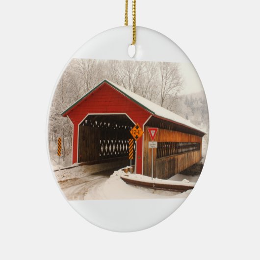 Ware Gilbertville Covered Bridge Winter Keramisch Ornament (Rechts)