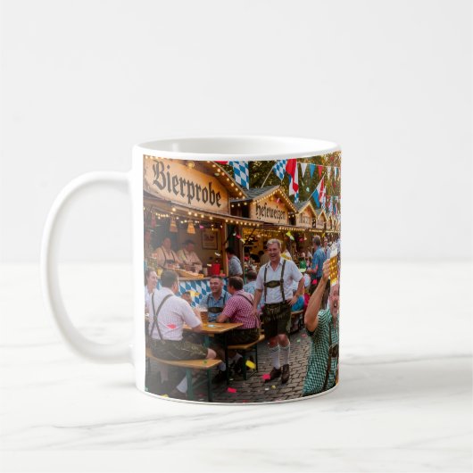 Warm Beierse Oktoberfest Verzamel Mok (Links)