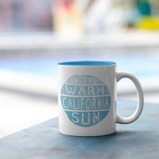 Warm California Sun  Typografie Blue Tweekleurige Koffiemok