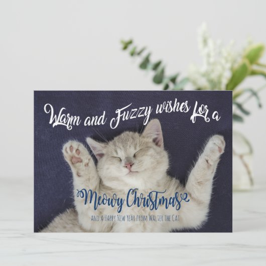 Warm en Fuzzy Slapend Meowy kerstkat Feestdagenkaart (Staand voorkant)