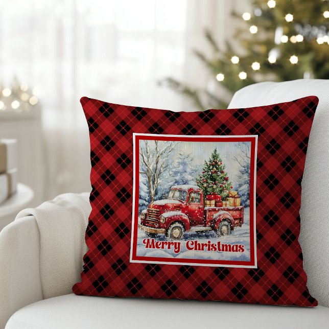 Warm red truck winter scene rustic red green  kussen (Warm red truck winter scene rustic red green pillow decor

)