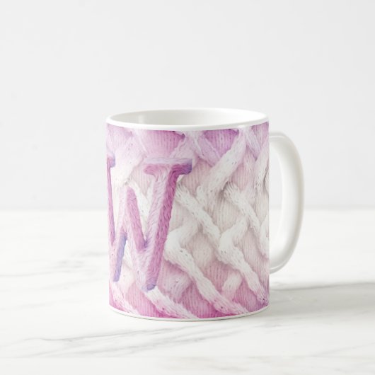 Warm roze witte Paarse letter W Koffiemok (Voorkant rechts)