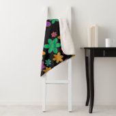 Warm Toasty Blanket met 70s Style Flowers Sherpa Deken (In situ)