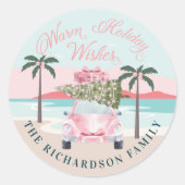 Warm wint tropische palmbomen en roze retrocar ronde sticker (Voorkant)