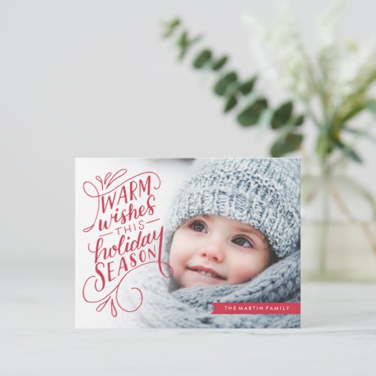 Warm Wishes Lettered Banner Holiday Foto Feestdagenkaart (Staand voorkant)