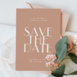 Warme Blush Romantische Trouwdag | Moderne Foto &  Save The Date<br><div class="desc">Deze moderne save the date kaart combineert strakke, minimalistische typografie met een zacht blozende achtergrond voor een look die romantisch aanvoelt maar nog steeds eigentijds is. Het is een ideale keuze voor koppels die iets warms en uitnodigends willen - zonder te zoet te worden. De achterkant van de kaart heeft...</div>