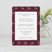 Warme Chic Deep Bourgondië Red Faux Velvet Wedding Kaart (Staand voorkant)
