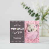 Warme en Fuzzy Huisdier Nieuwjaar Fototypografie P Feestdagenkaart (Staand voorkant)