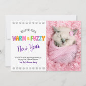 Warme en Fuzzy Nieuwjaar Pet Photo Schattigee Typo Feestdagenkaart (Voorkant)