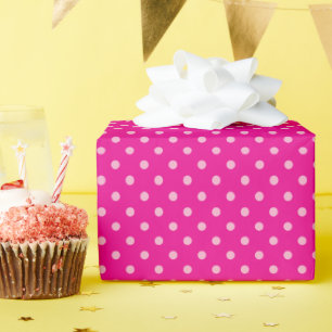 Warme en lichtroze stippen cadeaupapier