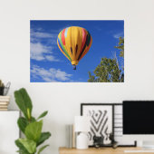 Warme luchtballon boven Quail Lake, Cheyenne Hills Poster (Thuiskantoor)