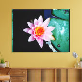 Warme roze en oranje lotuswaterbloem canvas afdruk (Insitu (Woonkamer))