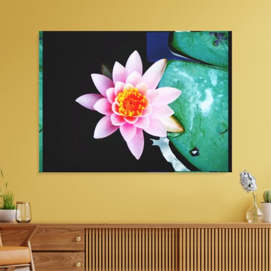 Warme roze en oranje lotuswaterbloem canvas afdruk (Insitu (Woonkamer))