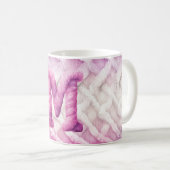 Warme roze witte Paarse letter M Koffiemok (Voorkant rechts)