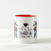 Warme Sokken en Hot Cocoa Blanket Pine Branches Tweekleurige Koffiemok (Center)
