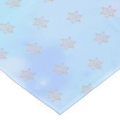 Warme, subtiele Joodse feeststerren op Wispy Blues Tafelkleed (Gekanteld)