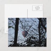 Warmluchtballon door bomen briefkaart (Voorkant / Achterkant)