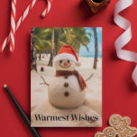 Warmste Wensen Sneeuwman het strand Feestdagenkaart<br><div class="desc">Dit ontwerp werd gecreeerd door digitale kunst. Het kan op het gebied worden gepersonaliseerd dat door de foto en/of de tekst te veranderen wordt verstrekt. Of het kan worden aangepast door de klik te kiezen om de andere optie aan te passen en de kleur op de achtergrond te verwijderen of...</div>