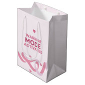 Warrior Mode Geactiveerd | Roze Zorgpakketten Cade Medium Cadeauzakje (Voorkant Gekanteld)