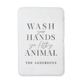 Was je handen met vuile, grappige typografie badmat (Voorkant Verticaal)