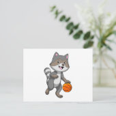 Wasbeer als basketballer met basketbal briefkaart (Staand voorkant)