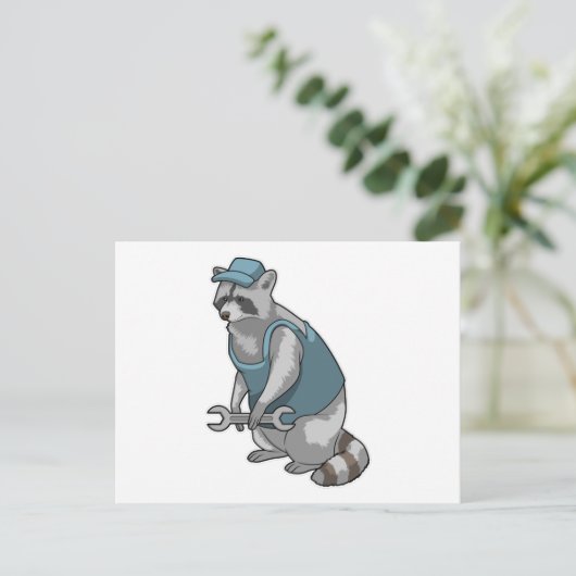 Wasbeer als vakman met sleutel briefkaart (Staand voorkant)