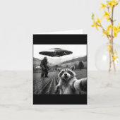 Wasbeer Bigfoot Selfie Ufo Grappige Wasbeer Alien Kaart (Gele Bloem)