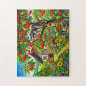 Wasbeer die kersen eet in oude kersenboom legpuzzel (Verticaal)
