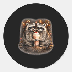 Wasbeer drinkt ijskoude koffie grappige dieren mem ronde sticker