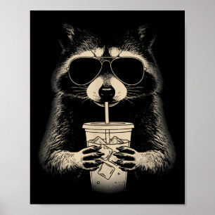 Wasbeer drinkt ijskoude koffie meme gezicht y2k gr poster
