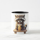 Wasbeer drinkt ijskoude koffie mok (Midden)