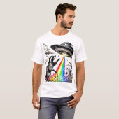 Wasbeer en de Regenboog UFO in een wilde bloemenwe T-shirt (Voorkant volledig)