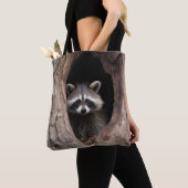 Wasbeer in boomholte tote bag (Dichtbij)