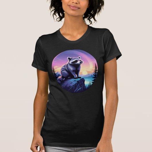 Wasbeer in het bos bij zonsondergang t-shirt (Voorkant)