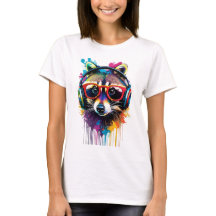 Wasbeer in hoofdtelefoon en bril