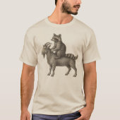 Wasbeer Ridende Geit Grappig T-shirt – Chaos Meme (Voorkant)