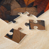 Wasbeer spelen in de herfst bladeren legpuzzel (Zijkant)