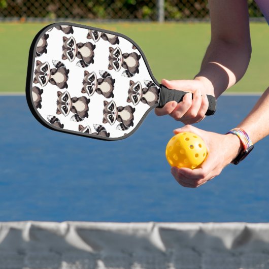 Wasbeerpatroon ontwerp wit pickleball paddle (Insitu)