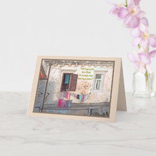 Wasdag / kleurrijke wasserij buiten het raam kaart