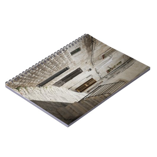 Wasgoed dat in een steegje in Italië droog is Notitieboek (Linkerzijde)