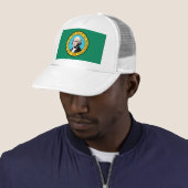 WASHINGTON FLAG TRUCKER PET (In situ)