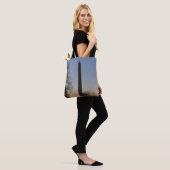 Washington Monument bij zonsondergang in DC Tote Bag (Op model)