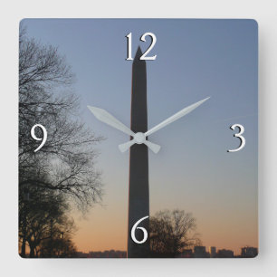 Washington Monument bij zonsondergang in DC Vierkante Klok