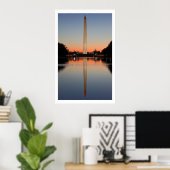 Washington Monument en Reflection op Sunset Poster (Thuiskantoor)