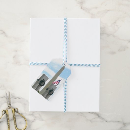 Washington Monument en WWII-herdenkingsmonument in Cadeaulabel (Met Touw)
